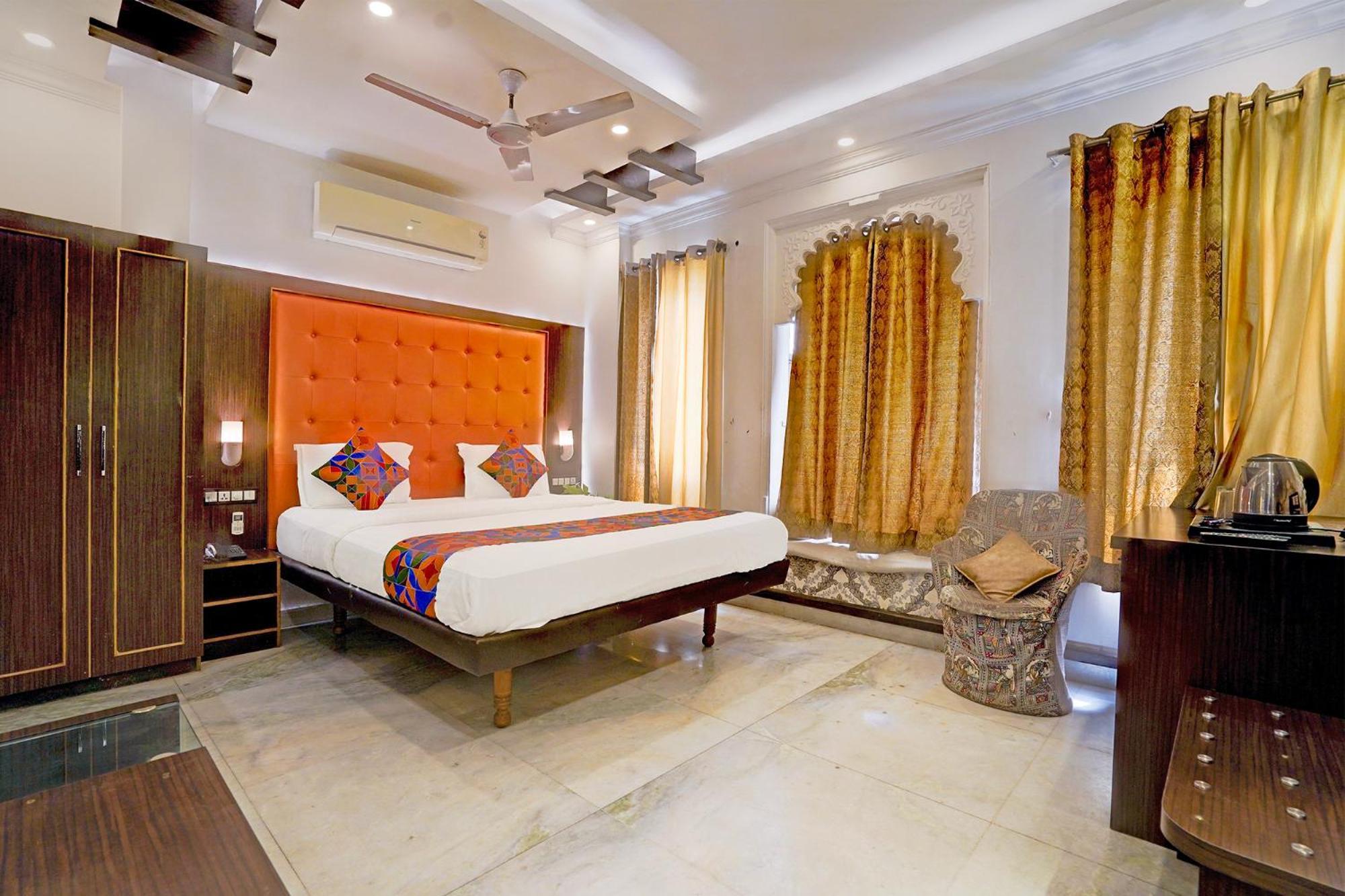 Hotel Mandiram Palace Udaipur Exterior foto